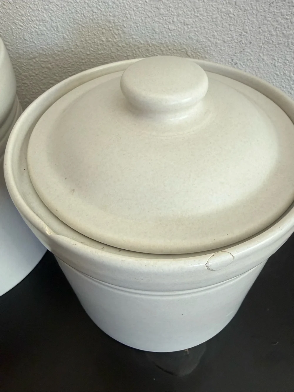 Pfaltzgraff Yorktowne Set Stoneware Sugar Coffee Canisters White Blue USA Made
